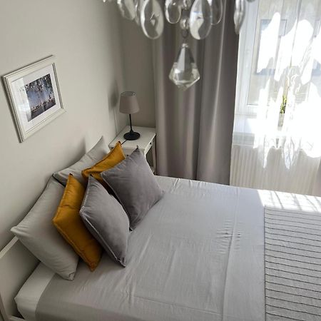 Renovated Apartment In Riga Center Экстерьер фото